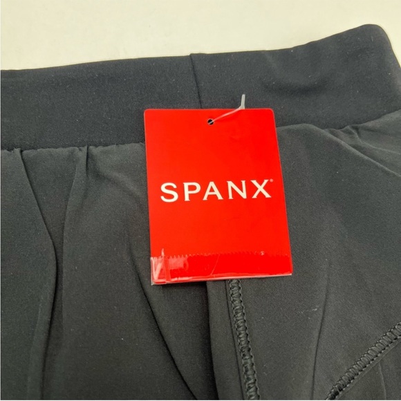 Spanx The Get Moving Pleated 14" Skort Black SZ Small Inner Pocket Athletic NEW - Picture 5 of 14